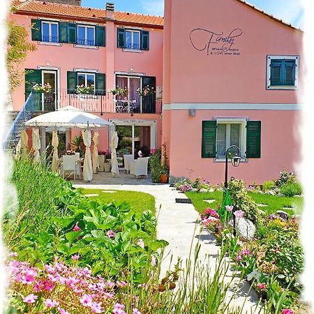 Casa Vacanze Family Albisola Superiore Exterior photo